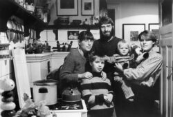 Manfred Butzmann (Grafiker) und seine Frau (Gartenarchitektin) mit Familie, Berlin-Pankow, 1984